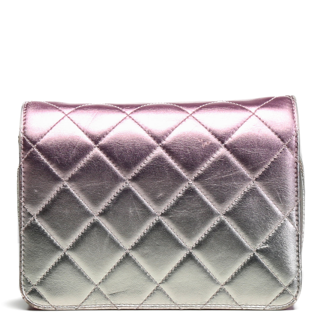 Piel de corderos metálico de Chanel como una billetera Crossbody- Pink Outlet Venta final