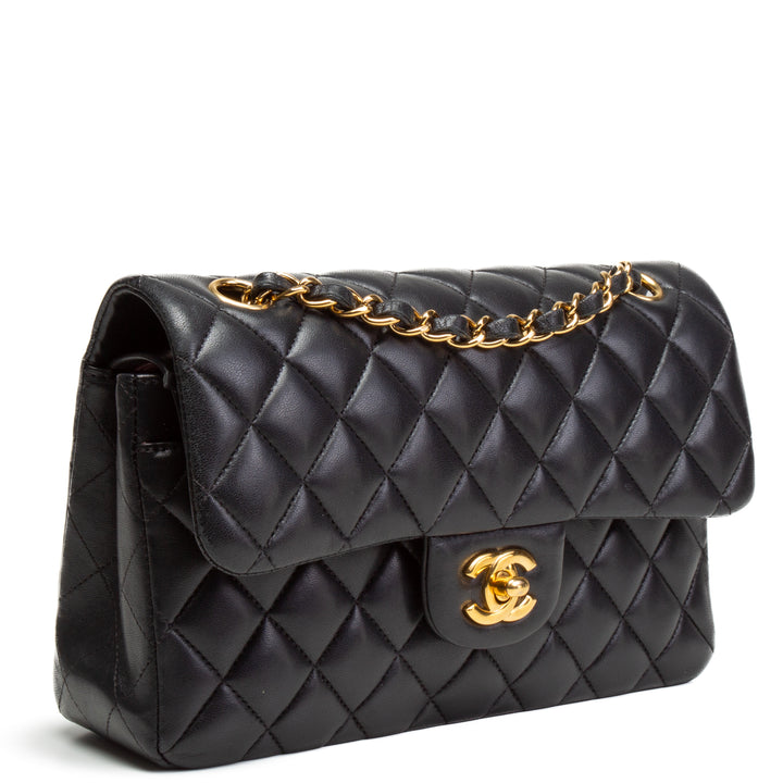 Bolso de hombro de doble colgilla de piel pequeña de chanel - negro