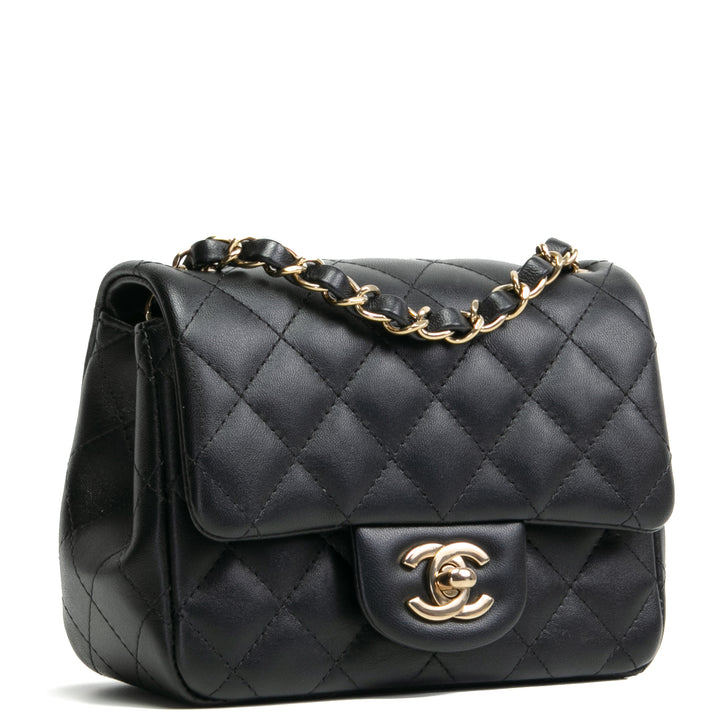 Bolsa de colgajo cuadrado de Chanel - Negro