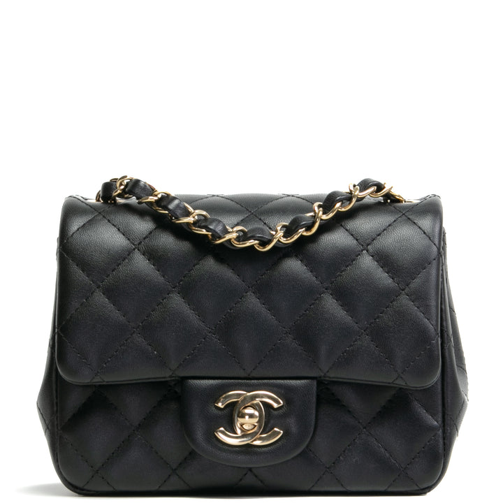 Bolsa de colgajo cuadrado de Chanel - Negro