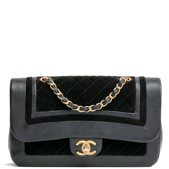 Chanel Paris -Cosmopolite Velvet & Lambsker Medium Fnap - Negro