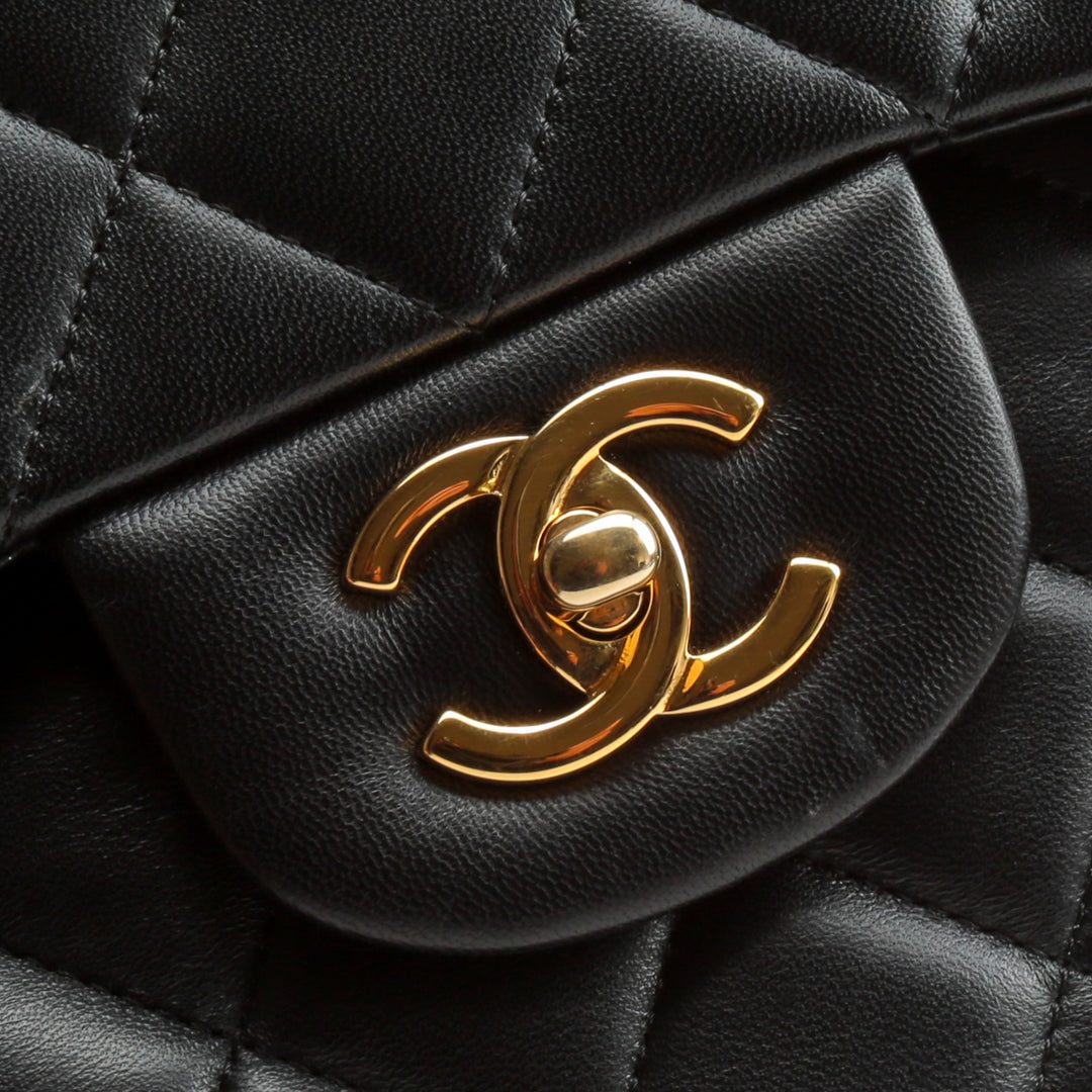 Chanel Jumbo Double Slap Lambsker Lambsker con oro