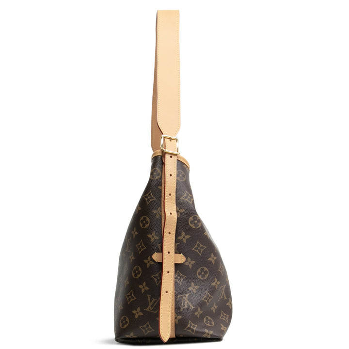 LOUIS VUITTON CarryAll MM Monogram w/ Pouch