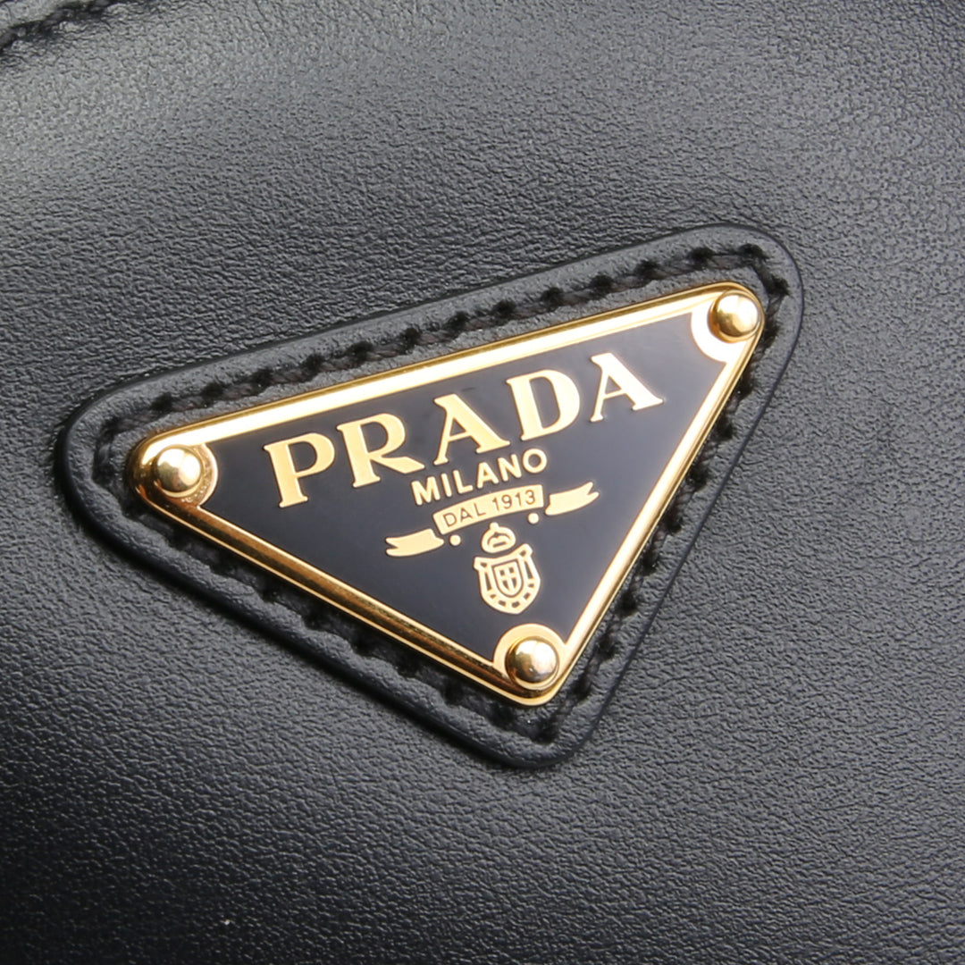 Prada mini bolso de hombro de cuero- negro