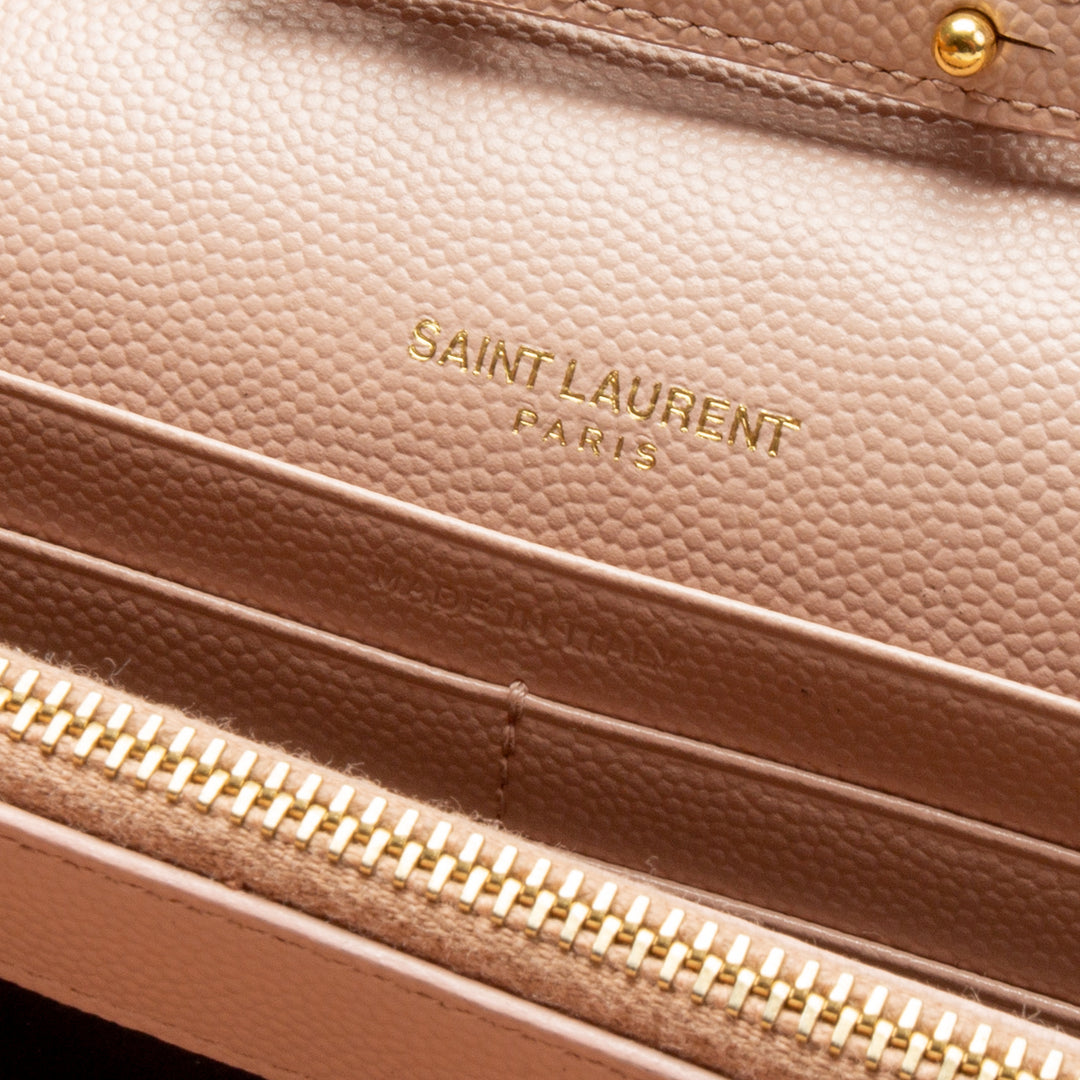 Saint Laurent Monogram Gran billetera en la cadena - rosa rubor